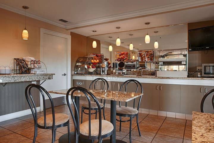 Breakfast area
