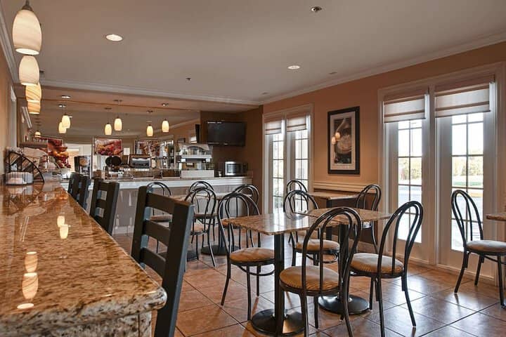 Breakfast area
